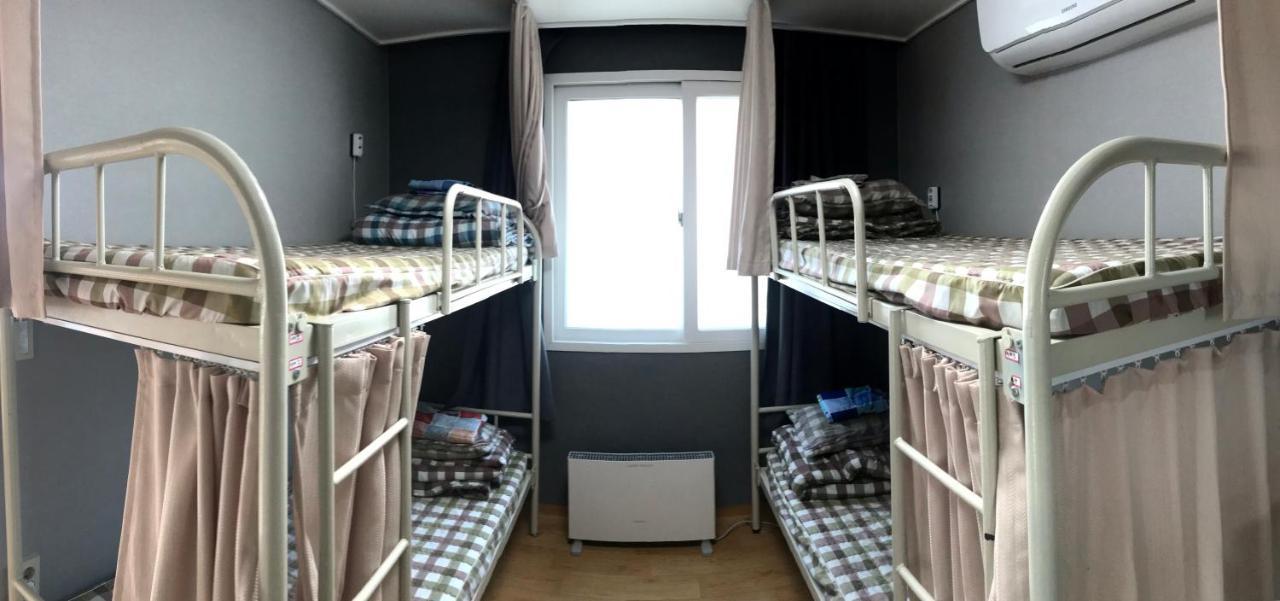 Chingu Guesthouse Hongdae Seoul Exterior photo